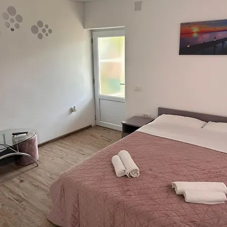 Casuta Galbena - Gradina, Parcare, Bucatarie, Foisor & Bbq - Chalet Eforie Nord