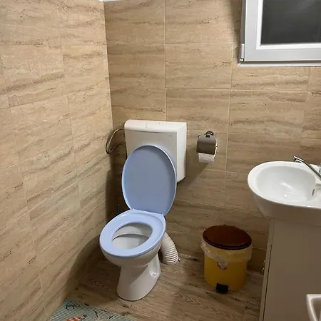 Casuta Galbena - Gradina, Parcare, Bucatarie, Foisor & Bbq -